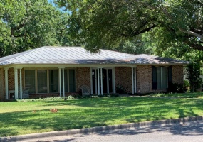 921 Maple, Uvalde, 78801, 4 Bedrooms Bedrooms, 9 Rooms Rooms,2 BathroomsBathrooms,Residential,Sold,Maple,1,1105